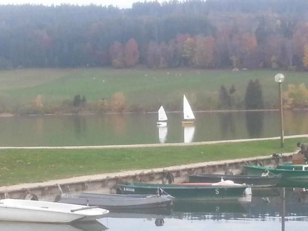 L'Ecrin Du Lac Saint-Point-Lac Luaran gambar